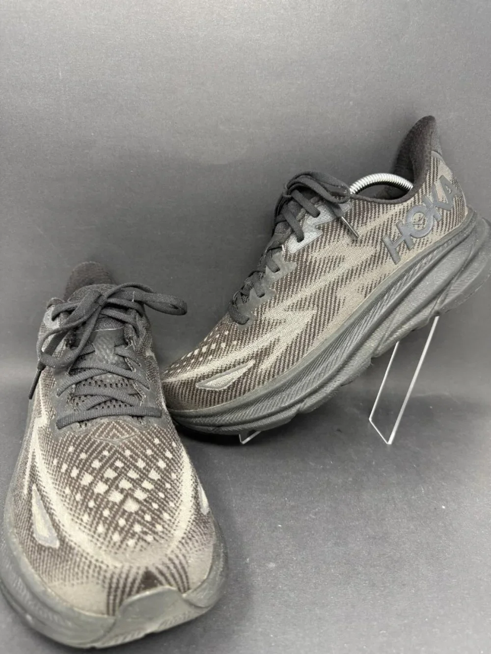 Hoka Clifton 9 Wide Running Shoes Mens 12 2E Black Sneakers BBLC 1132210